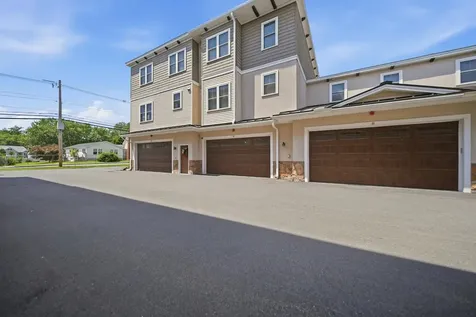 10 Milano Way Salem NH 03079