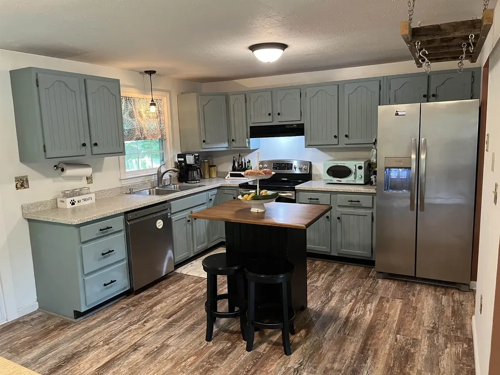 196 Tanglewood Drive Henniker NH 03242
