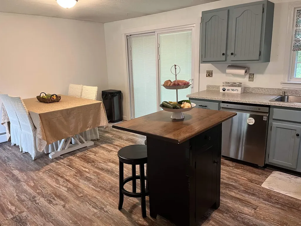 196 Tanglewood Drive Henniker NH 03242