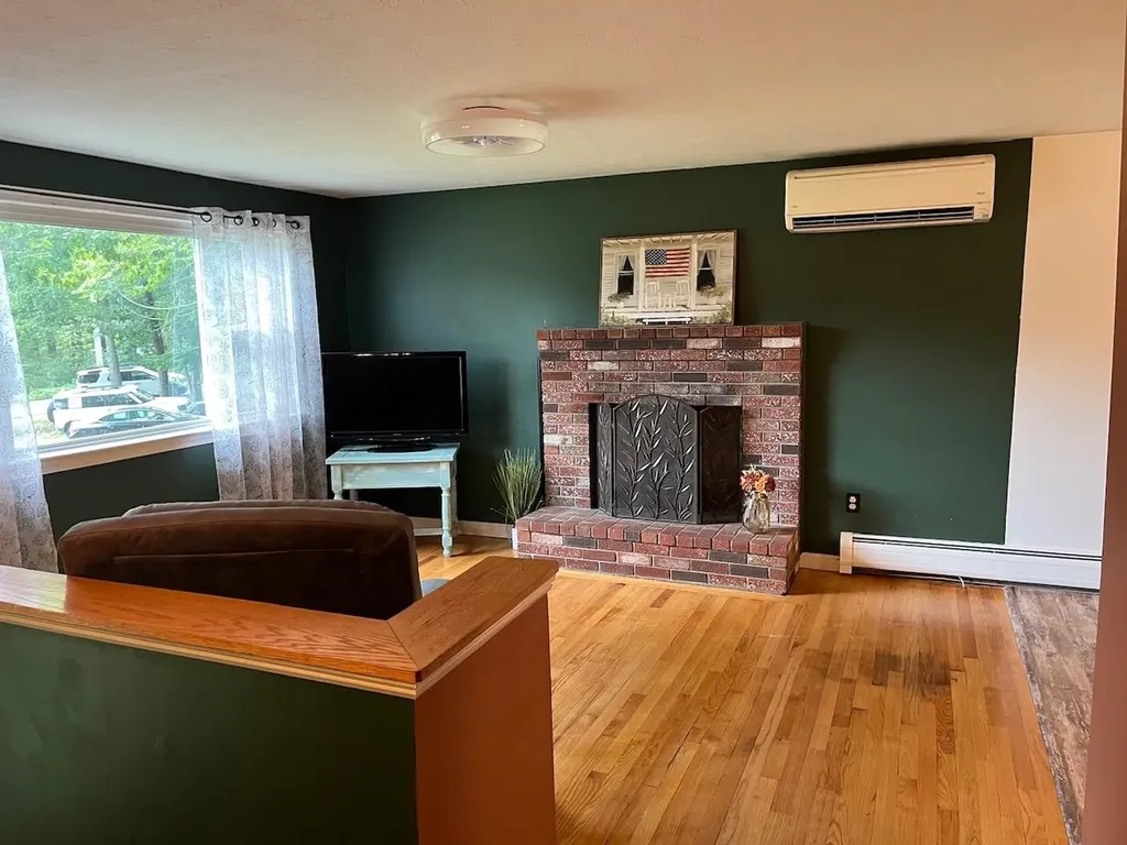 196 Tanglewood Drive Henniker NH 03242