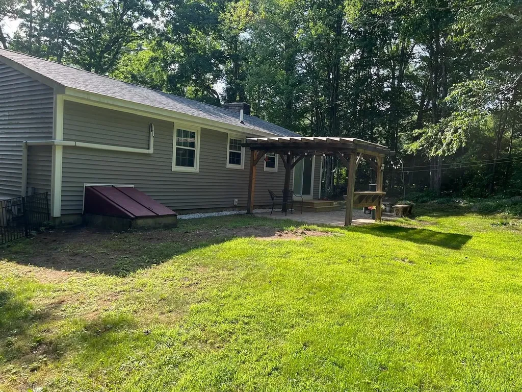 196 Tanglewood Drive Henniker NH 03242