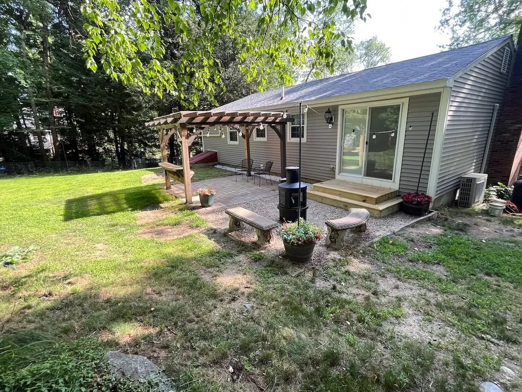 196 Tanglewood Drive Henniker NH 03242