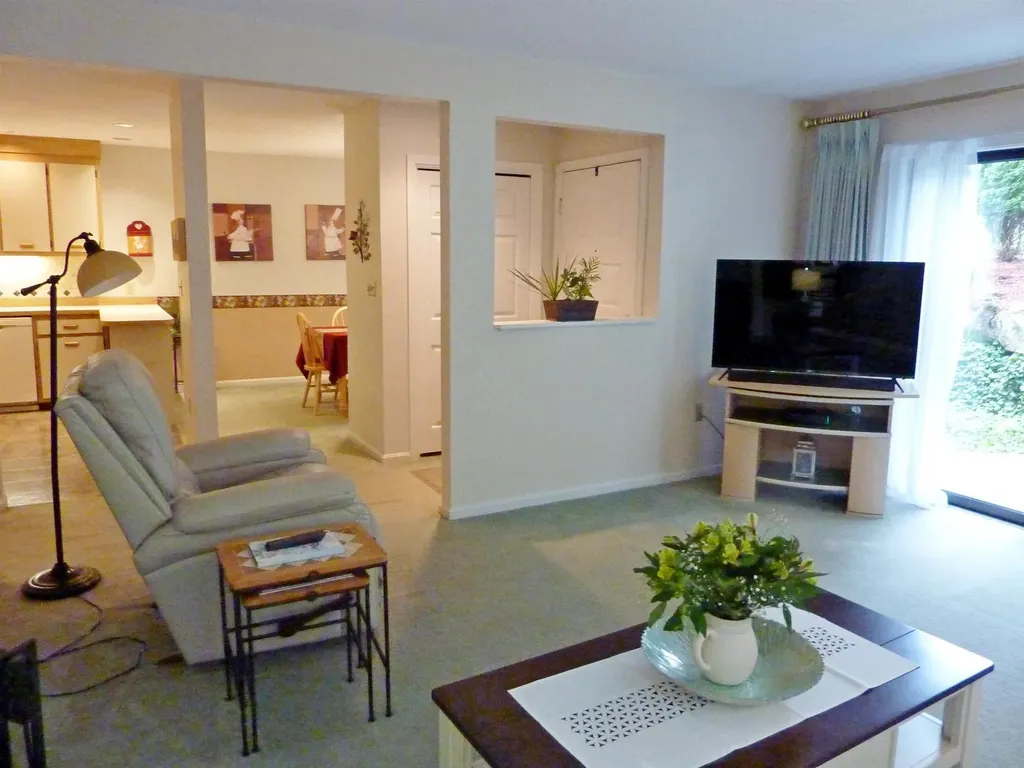 68 Heather Court Nashua NH 03062