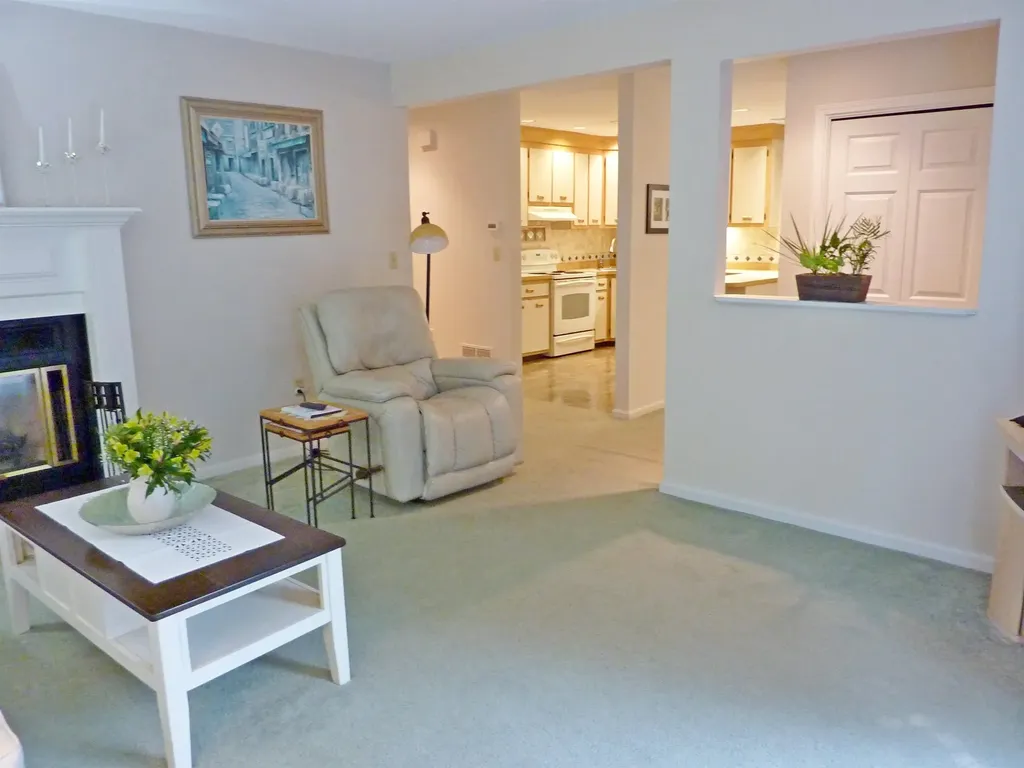 68 Heather Court Nashua NH 03062