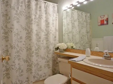 68 Heather Court Nashua NH 03062