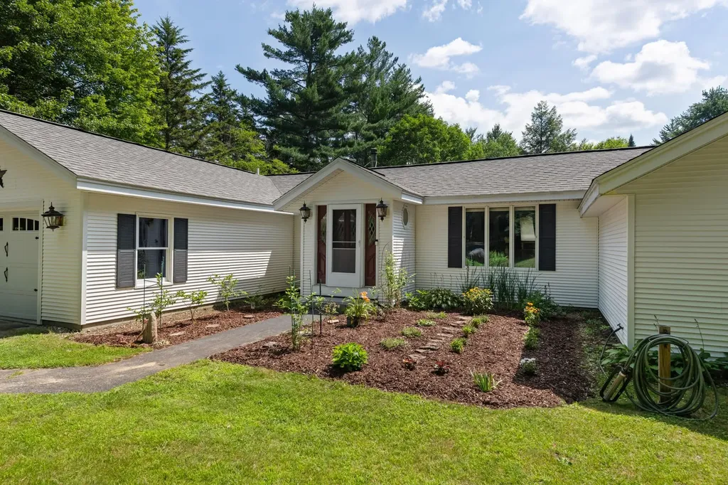 56 Barry Highlands Road Danbury NH 03230