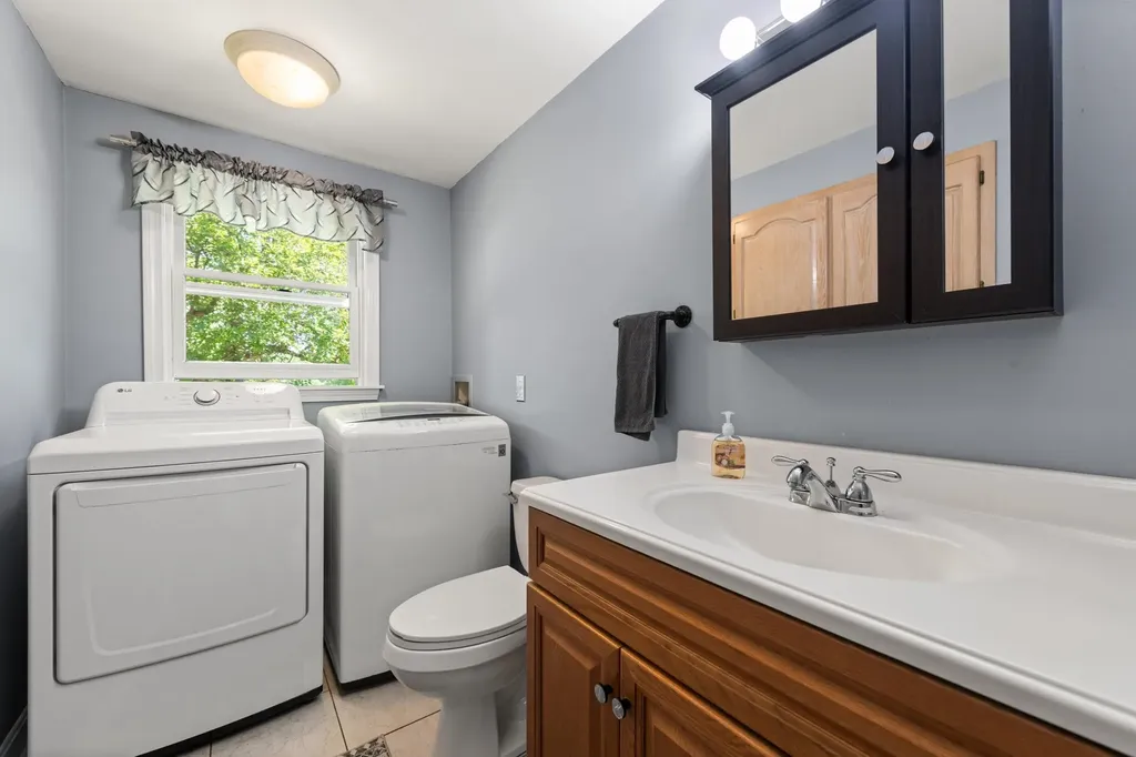 56 Barry Highlands Road Danbury NH 03230