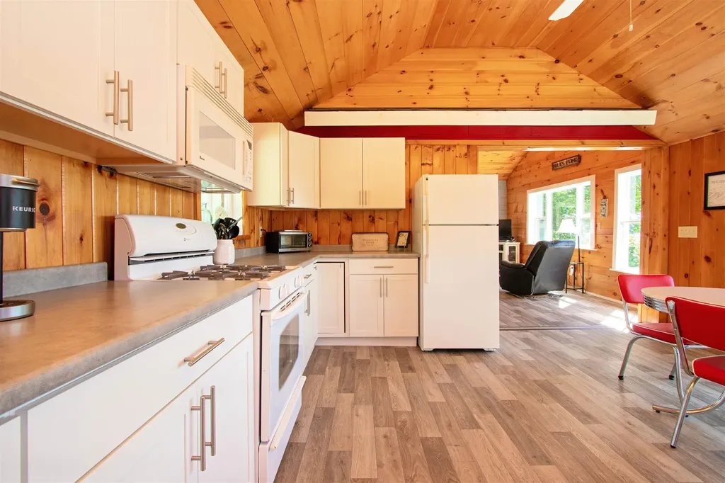 100 Nanas Lane Concord VT 05824