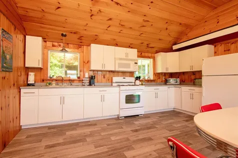 100 Nanas Lane Concord VT 05824