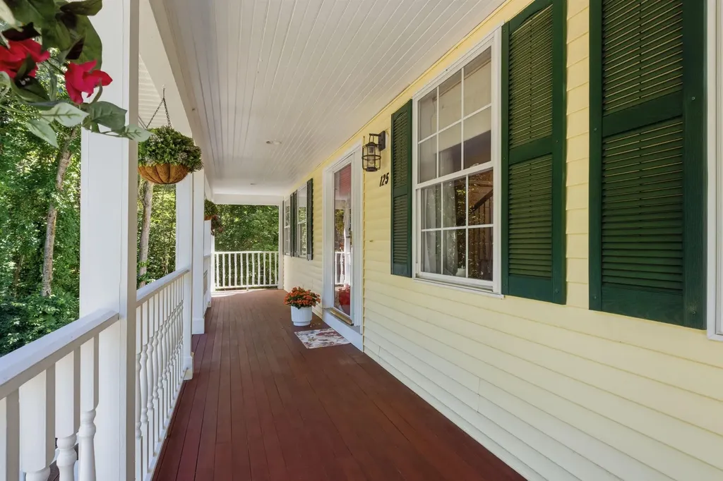 125 Walnut Hill Road Derry NH 03038