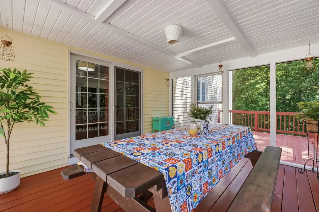 125 Walnut Hill Road Derry NH 03038