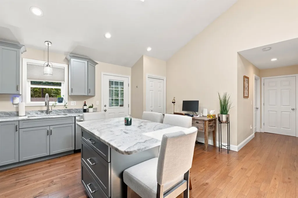 125 Walnut Hill Road Derry NH 03038