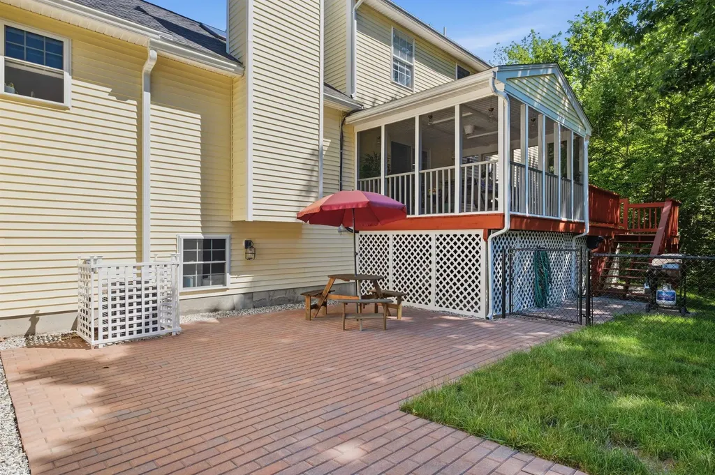 125 Walnut Hill Road Derry NH 03038