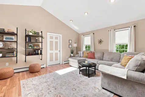 125 Walnut Hill Road Derry NH 03038