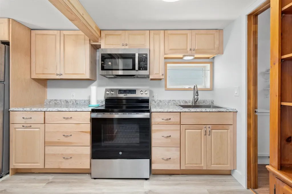 3 Bay Road Sanbornton NH 03269