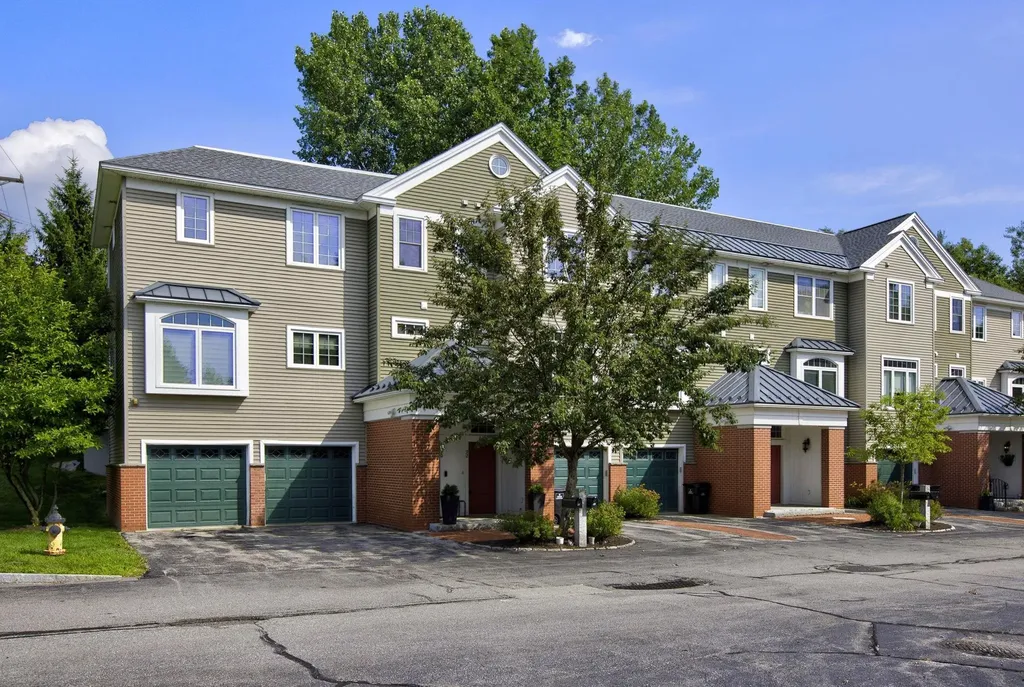 92 Riverwalk Way Manchester NH 03101