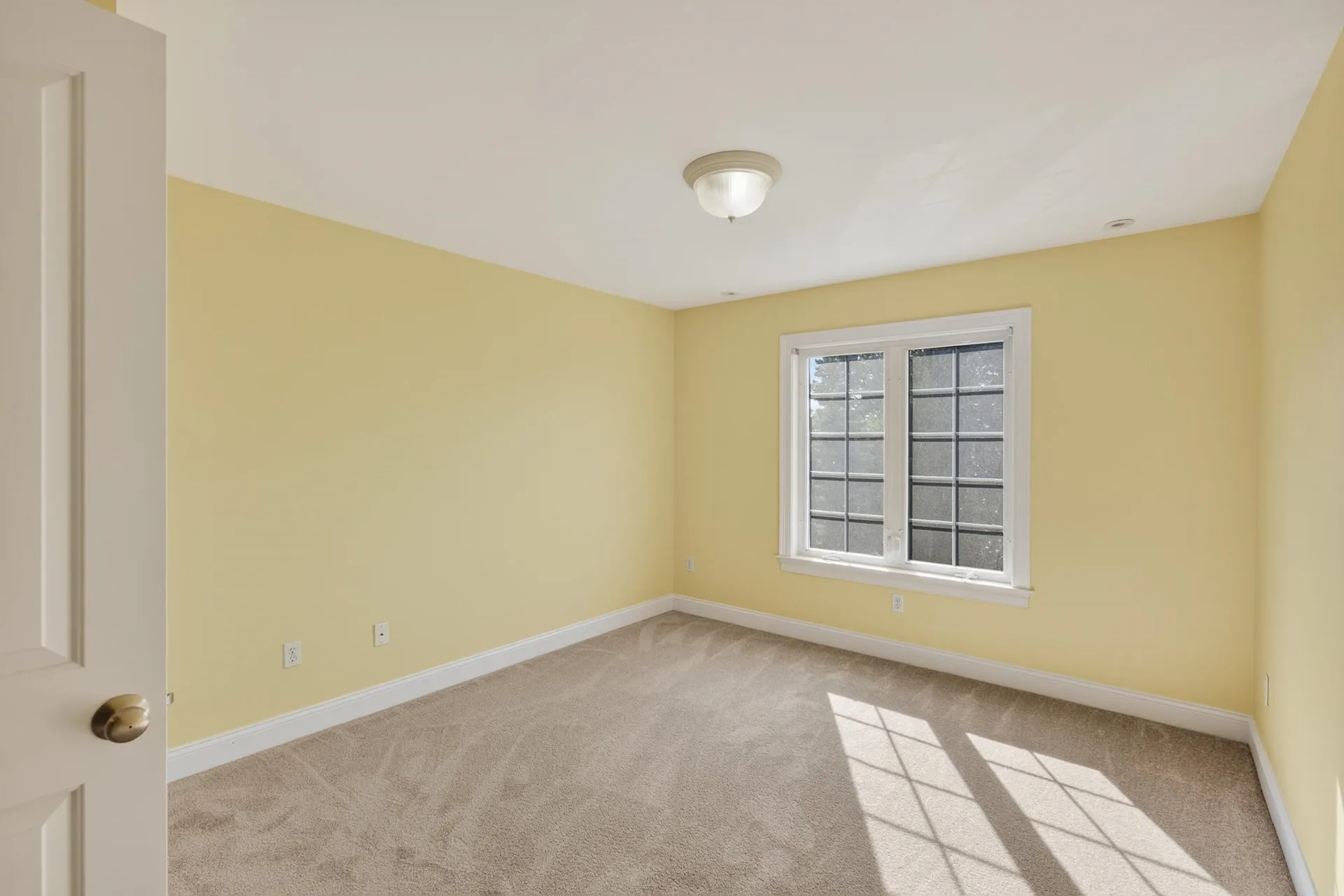92 Riverwalk Way Manchester NH 03101
