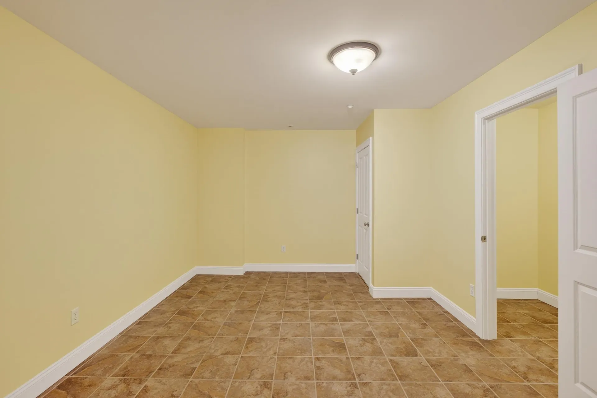 92 Riverwalk Way Manchester NH 03101