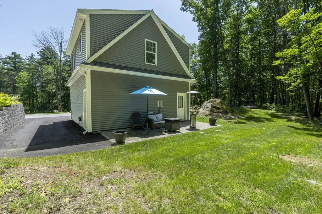 26 Boulder Drive Newmarket NH 03857