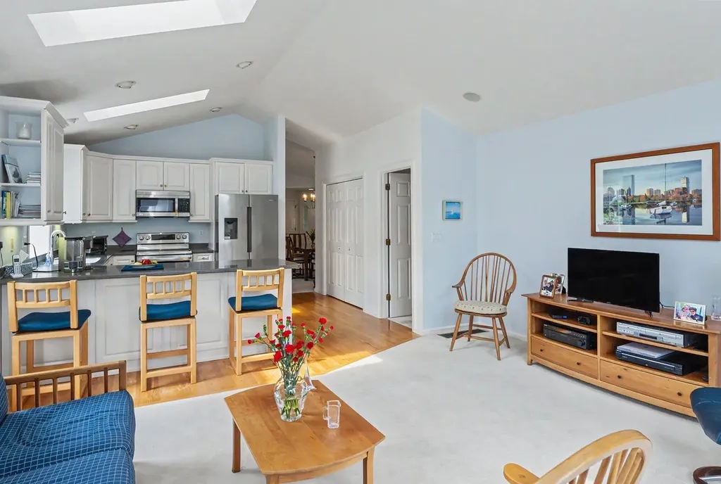 27 Gleneagle Drive Bedford NH 03110