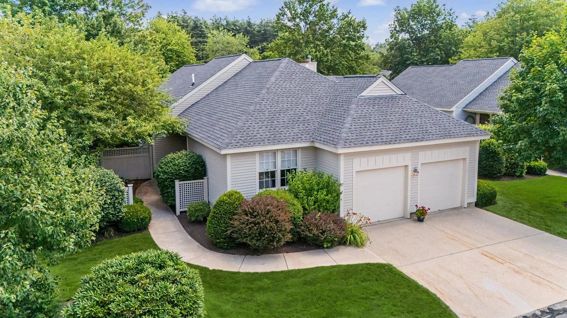 27 Gleneagle Drive Bedford NH 03110