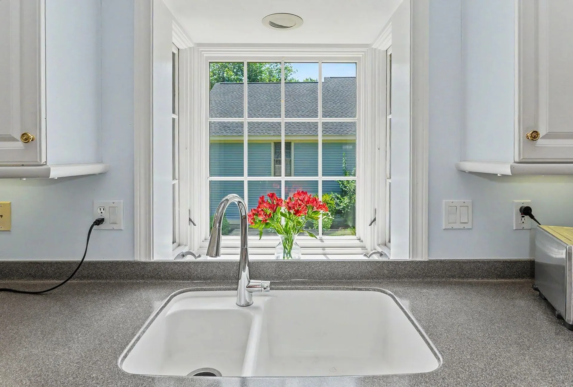 27 Gleneagle Drive Bedford NH 03110