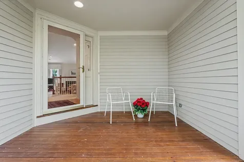 27 Gleneagle Drive Bedford NH 03110