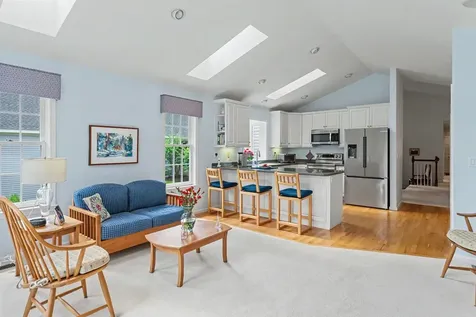 27 Gleneagle Drive Bedford NH 03110