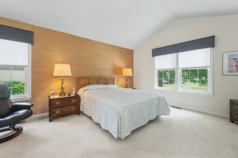 27 Gleneagle Drive Bedford NH 03110