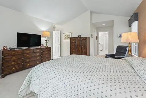 27 Gleneagle Drive Bedford NH 03110
