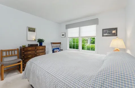 27 Gleneagle Drive Bedford NH 03110