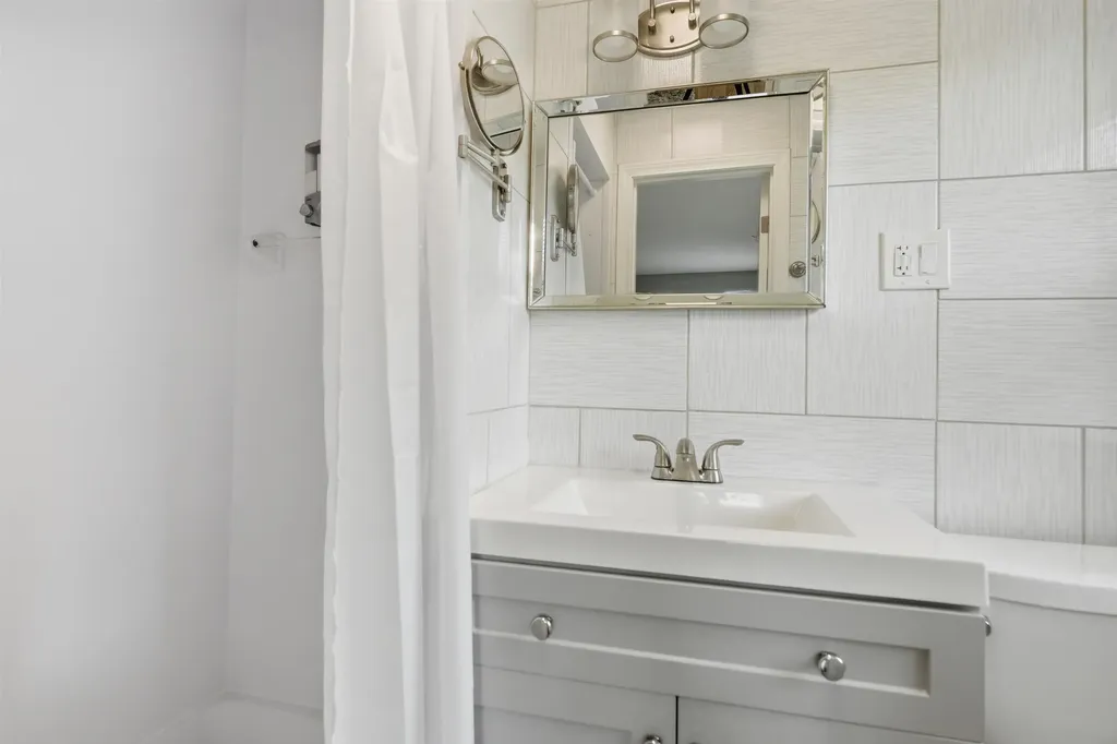 67 Dublin Avenue Nashua NH 03063