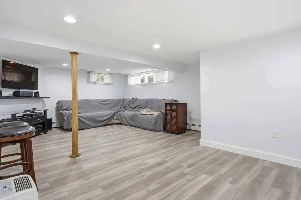 67 Dublin Avenue Nashua NH 03063