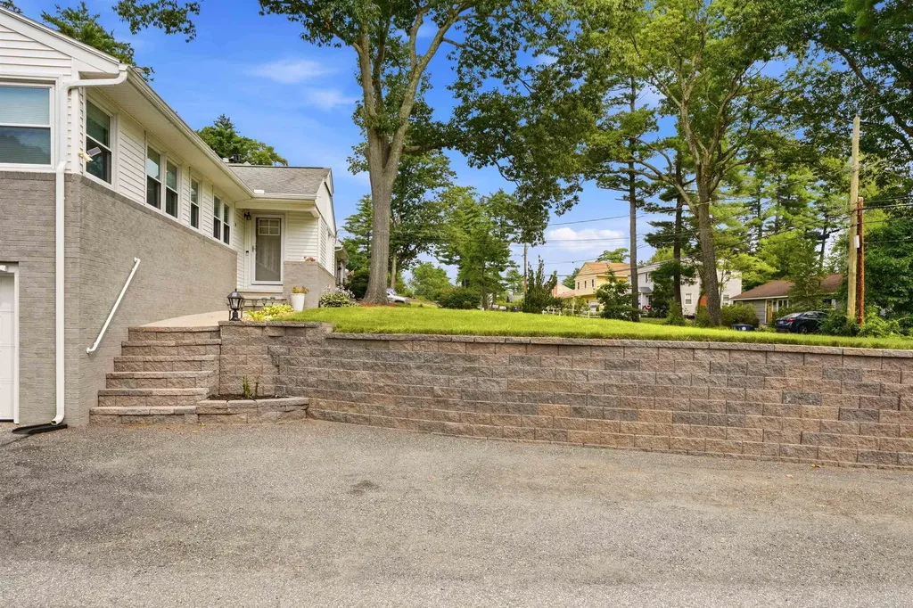 67 Dublin Avenue Nashua NH 03063