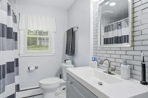67 Dublin Avenue Nashua NH 03063