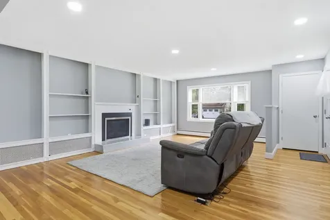 67 Dublin Avenue Nashua NH 03063
