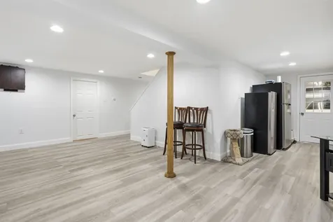 67 Dublin Avenue Nashua NH 03063