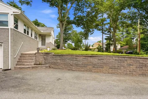 67 Dublin Avenue Nashua NH 03063