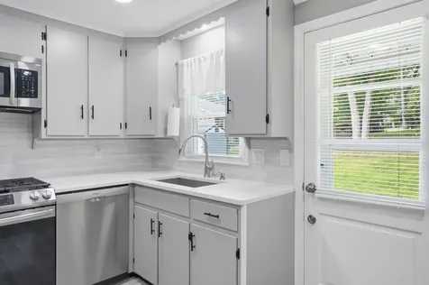 67 Dublin Avenue Nashua NH 03063