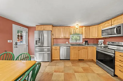 10 Wentworth Street Nashua NH 03060