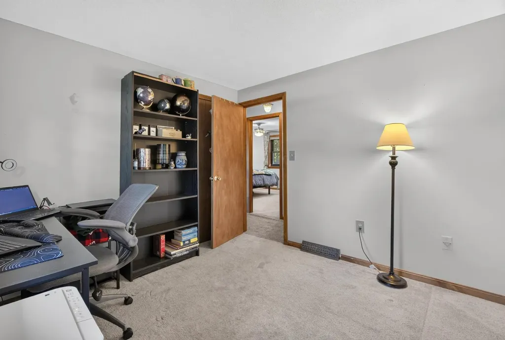 21 Hazel Avenue Nashua NH 03062