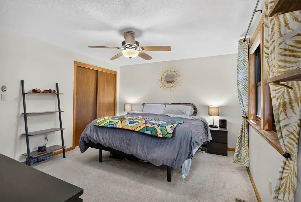 21 Hazel Avenue Nashua NH 03062