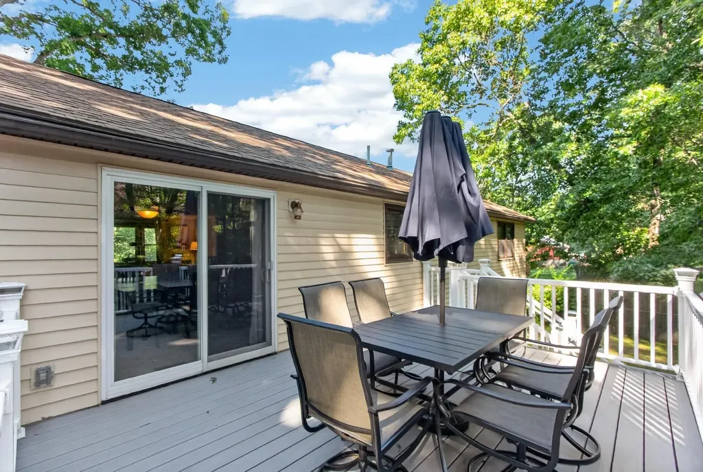 21 Hazel Avenue Nashua NH 03062