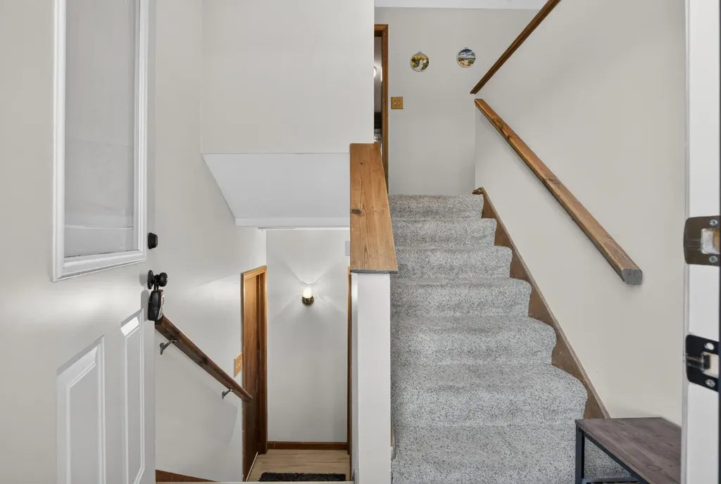21 Hazel Avenue Nashua NH 03062