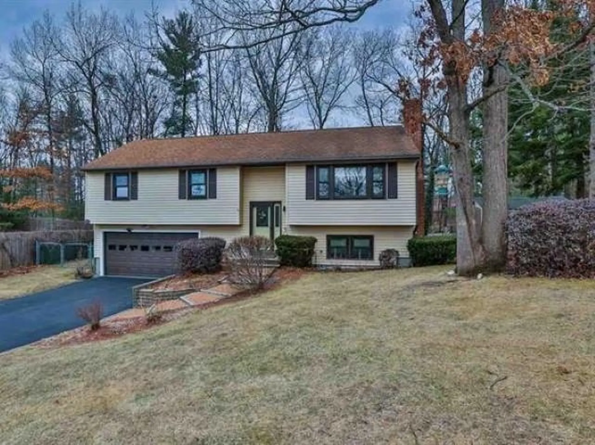 21 Hazel Avenue Nashua NH 03062