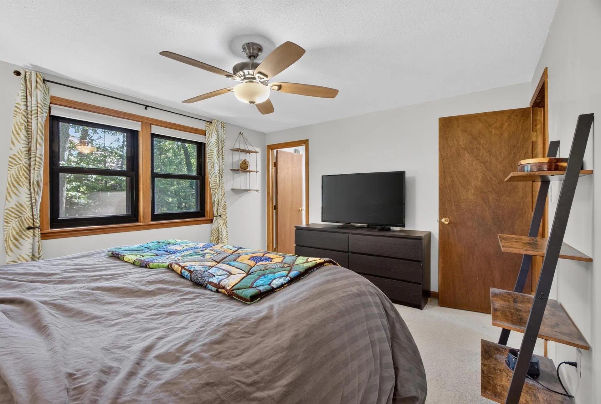 21 Hazel Avenue Nashua NH 03062