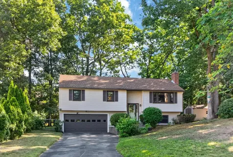 21 Hazel Avenue Nashua NH 03062
