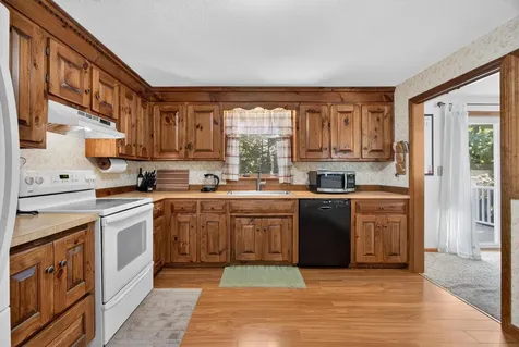 21 Hazel Avenue Nashua NH 03062