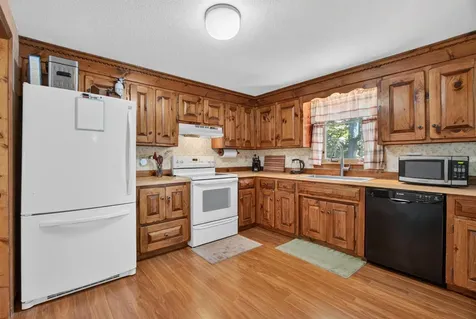 21 Hazel Avenue Nashua NH 03062