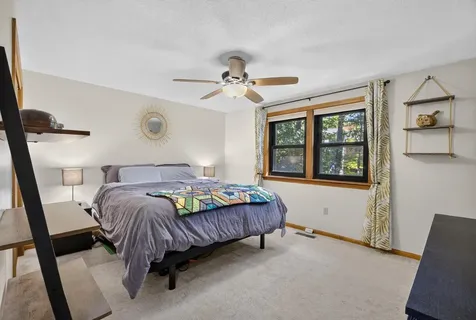 21 Hazel Avenue Nashua NH 03062